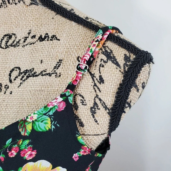 ROMEO And JULIET COUTURE Women's Floral Jumpsuit Lightweight Size Small - Picture 8 of 16